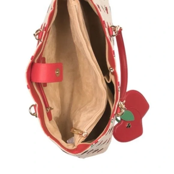 NWT Betsey Johnson wicker straw cherry tote bag new - Picture 3 of 4